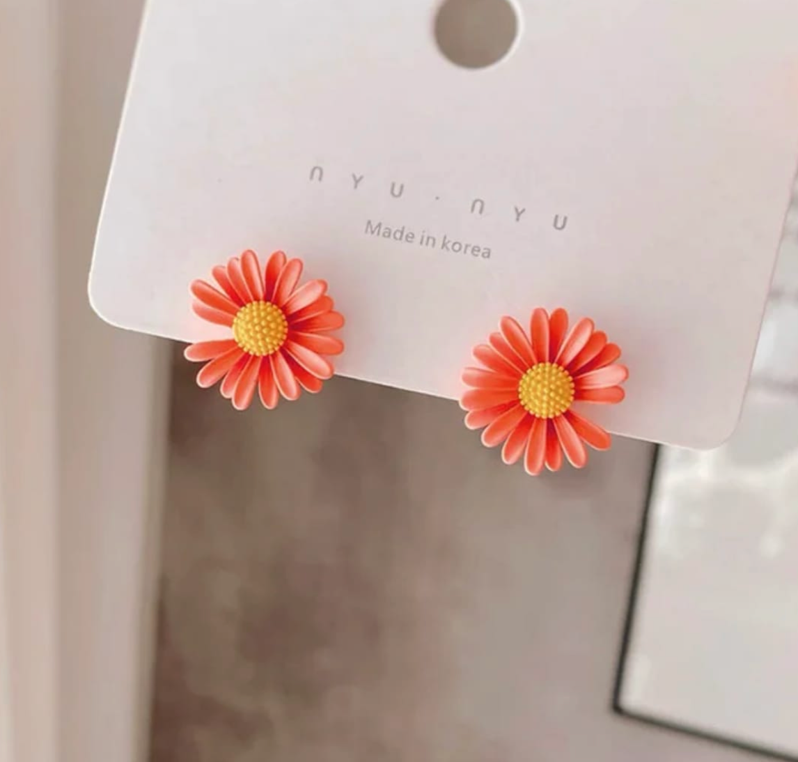 SHALOM◆SUPER DAISY SINGLE EARRING 花 韓国人気 2022 Korean Wave New GD G-Dragon with The Same Small Daisy